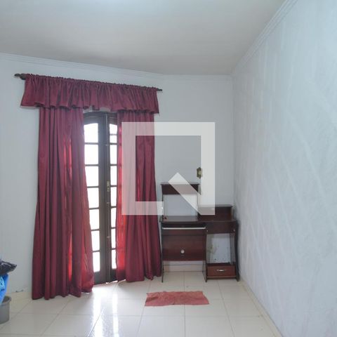 Casa para alugar com 196m², 4 quartos e 2 vagasSala