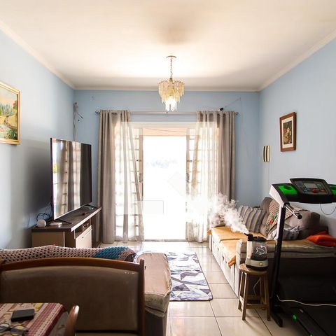 Casa à venda com 250m², 3 quartos e 2 vagas Casa à venda com 250m², 3 quartos e 2 vagasSala