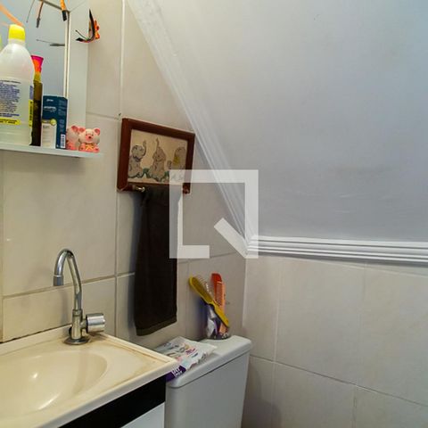 Casa à venda com 250m², 3 quartos e 2 vagas Casa à venda com 250m², 3 quartos e 2 vagasLavabo