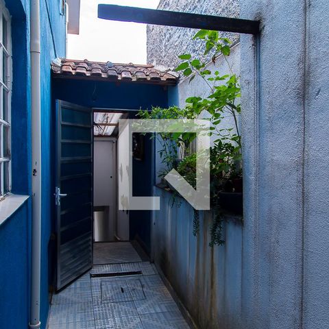 Casa à venda com 250m², 3 quartos e 2 vagas Casa à venda com 250m², 3 quartos e 2 vagasCorredor