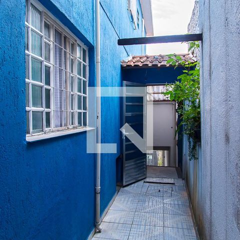 Casa à venda com 250m², 3 quartos e 2 vagas Casa à venda com 250m², 3 quartos e 2 vagasCorredor