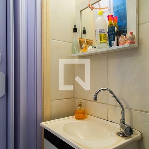 Casa à venda com 250m², 3 quartos e 2 vagas Casa à venda com 250m², 3 quartos e 2 vagasLavabo