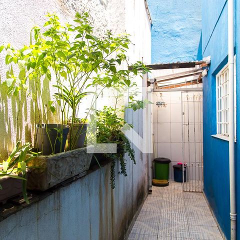 Casa à venda com 250m², 3 quartos e 2 vagas Casa à venda com 250m², 3 quartos e 2 vagasCorredor