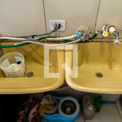 Casa à venda com 250m², 3 quartos e 2 vagas Casa à venda com 250m², 3 quartos e 2 vagasÁrea de Serviço - Tanques