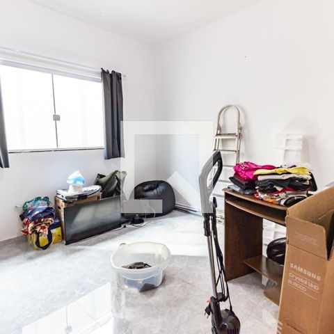Casa à venda com 299m², 5 quartos e 4 vagas Casa à venda com 299m², 5 quartos e 4 vagasQuarto