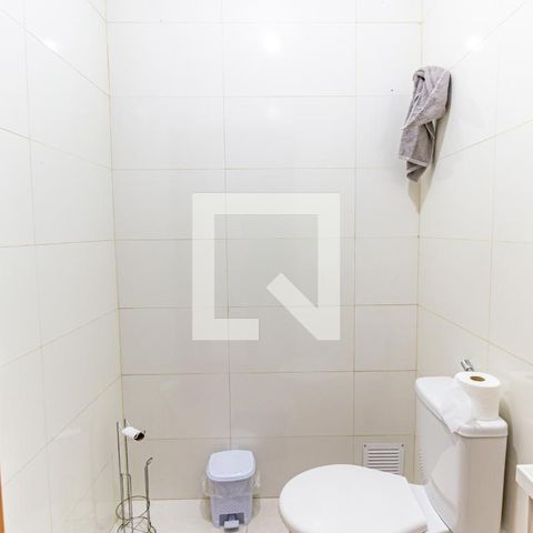 Casa à venda com 299m², 5 quartos e 4 vagas Casa à venda com 299m², 5 quartos e 4 vagasLavabo