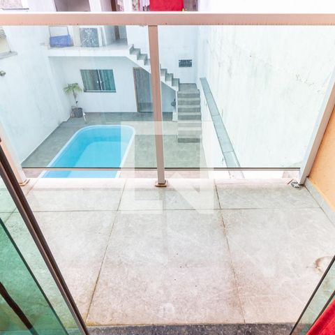 Casa à venda com 299m², 5 quartos e 4 vagas Casa à venda com 299m², 5 quartos e 4 vagasVaranda da Suíte 3