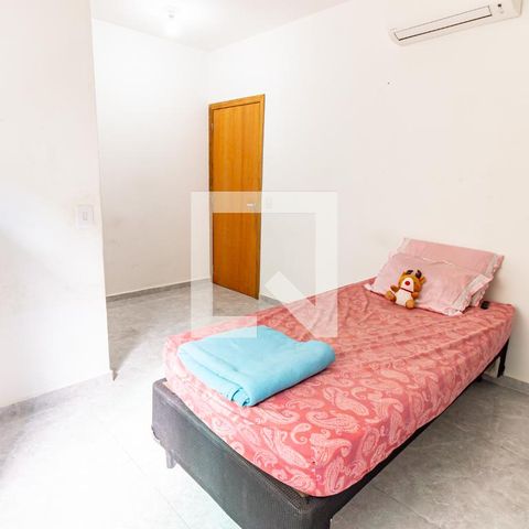 Casa à venda com 299m², 5 quartos e 4 vagas Casa à venda com 299m², 5 quartos e 4 vagasSuíte 2