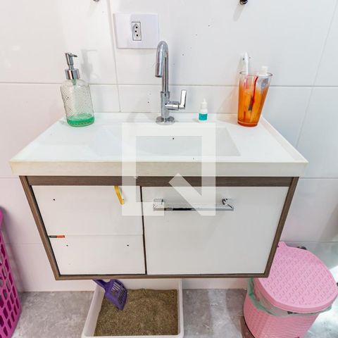 Casa à venda com 299m², 5 quartos e 4 vagas Casa à venda com 299m², 5 quartos e 4 vagasBanheiro da Suíte 2