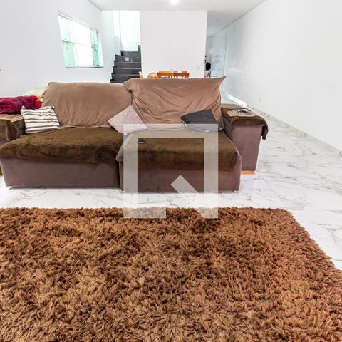 Casa à venda com 299m², 5 quartos e 4 vagas Casa à venda com 299m², 5 quartos e 4 vagasSala