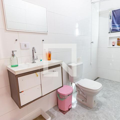 Casa à venda com 299m², 5 quartos e 4 vagas Casa à venda com 299m², 5 quartos e 4 vagasBanheiro da Suíte 2