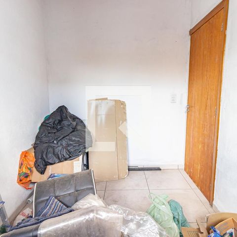 Casa à venda com 299m², 5 quartos e 4 vagas Casa à venda com 299m², 5 quartos e 4 vagasQuarto de Serviço