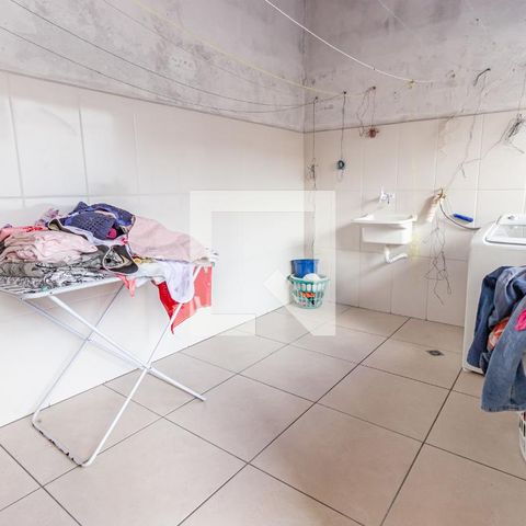 Casa à venda com 299m², 5 quartos e 4 vagas Casa à venda com 299m², 5 quartos e 4 vagasÁrea de Serviço