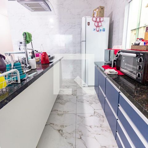 Casa à venda com 299m², 5 quartos e 4 vagas Casa à venda com 299m², 5 quartos e 4 vagasCozinha