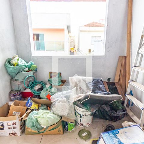 Casa à venda com 299m², 5 quartos e 4 vagas Casa à venda com 299m², 5 quartos e 4 vagasQuarto de Serviço