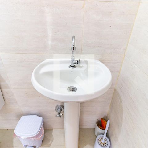 Casa à venda com 299m², 5 quartos e 4 vagas Casa à venda com 299m², 5 quartos e 4 vagasEdícula - Banheiro da Suíte 4