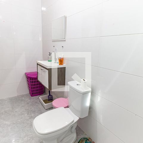 Casa à venda com 299m², 5 quartos e 4 vagas Casa à venda com 299m², 5 quartos e 4 vagasBanheiro da Suíte 2