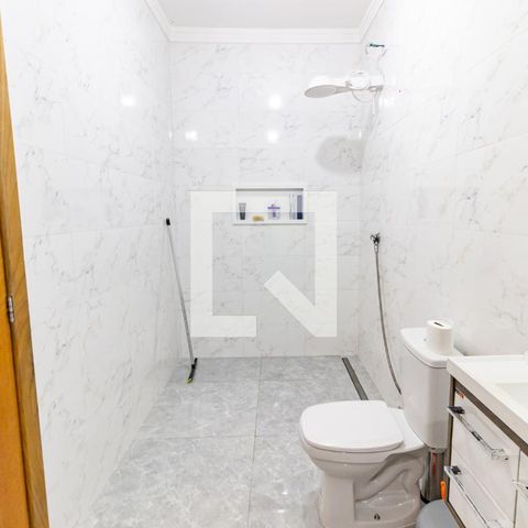 Casa à venda com 299m², 5 quartos e 4 vagas Casa à venda com 299m², 5 quartos e 4 vagasBanheiro da Suíte 1