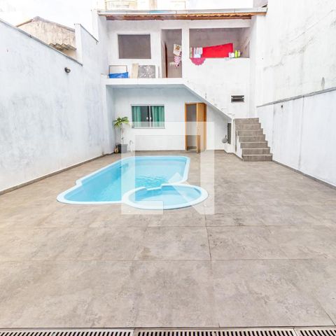 Casa à venda com 299m², 5 quartos e 4 vagas Casa à venda com 299m², 5 quartos e 4 vagasPiscina e Quintal