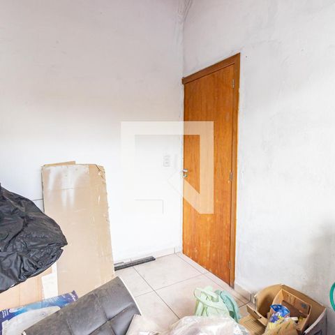 Casa à venda com 299m², 5 quartos e 4 vagas Casa à venda com 299m², 5 quartos e 4 vagasQuarto de Serviço