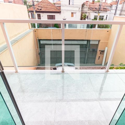 Casa à venda com 299m², 5 quartos e 4 vagas Casa à venda com 299m², 5 quartos e 4 vagasVaranda da Suíte 1