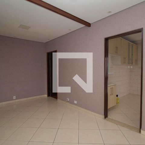 Casa à venda com 240m², 3 quartos e 2 vagas Casa à venda com 240m², 3 quartos e 2 vagasSala