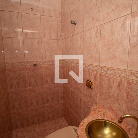 Casa à venda com 240m², 3 quartos e 2 vagas Casa à venda com 240m², 3 quartos e 2 vagasBanheiro da Suíte