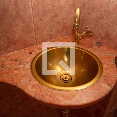Casa à venda com 240m², 3 quartos e 2 vagas Casa à venda com 240m², 3 quartos e 2 vagasBanheiro da Suíte