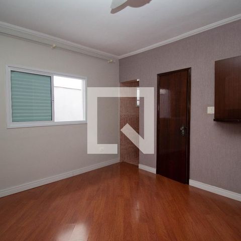 Casa à venda com 240m², 3 quartos e 2 vagas Casa à venda com 240m², 3 quartos e 2 vagasQuarto 3 - Suíte