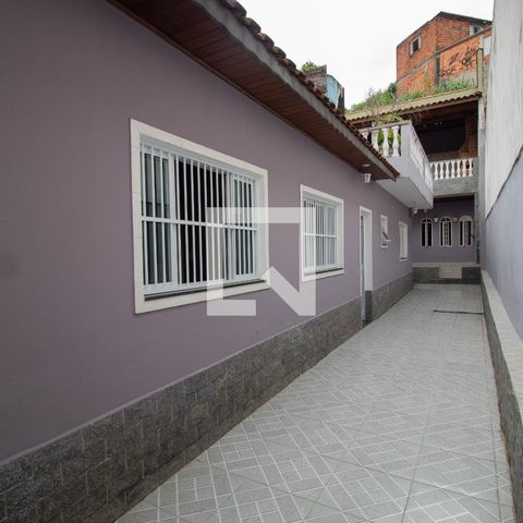 Casa à venda com 240m², 3 quartos e 2 vagas Casa à venda com 240m², 3 quartos e 2 vagasQuintal