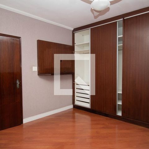 Casa à venda com 240m², 3 quartos e 2 vagas Casa à venda com 240m², 3 quartos e 2 vagasQuarto 3 - Suíte
