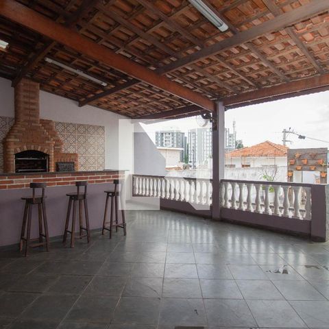 Casa à venda com 240m², 3 quartos e 2 vagas Casa à venda com 240m², 3 quartos e 2 vagasChurrasqueira