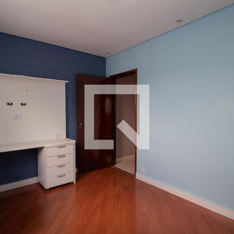 Casa à venda com 240m², 3 quartos e 2 vagas Casa à venda com 240m², 3 quartos e 2 vagasQuarto 1