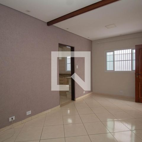 Casa à venda com 240m², 3 quartos e 2 vagas Casa à venda com 240m², 3 quartos e 2 vagasSala