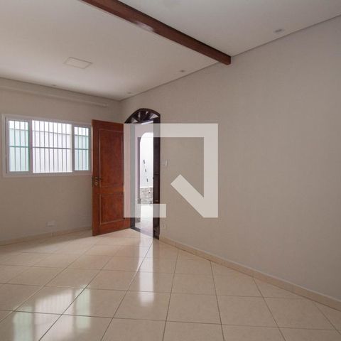 Casa à venda com 240m², 3 quartos e 2 vagas Casa à venda com 240m², 3 quartos e 2 vagasSala
