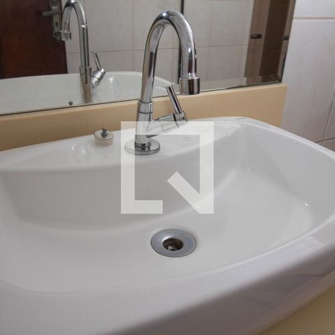 Casa à venda com 240m², 3 quartos e 2 vagas Casa à venda com 240m², 3 quartos e 2 vagasBanheiro