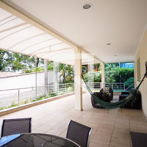 Casa à venda com 570m², 8 quartos e 4 vagasVaranda 2