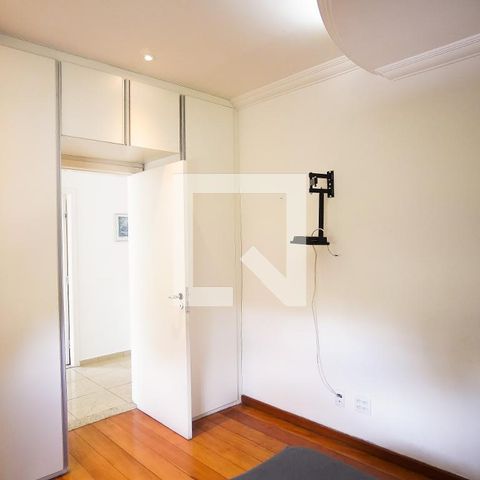 Casa à venda com 570m², 8 quartos e 4 vagasQuarto 2 - Suíte 