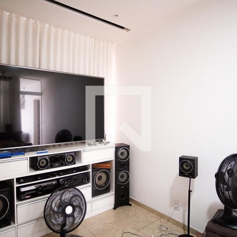 Casa à venda com 570m², 8 quartos e 4 vagasSala de cinema