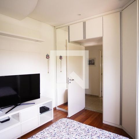 Casa à venda com 570m², 8 quartos e 4 vagasQuarto 3 - Suíte