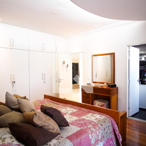 Casa à venda com 570m², 8 quartos e 4 vagasQuarto 1 - Suíte 