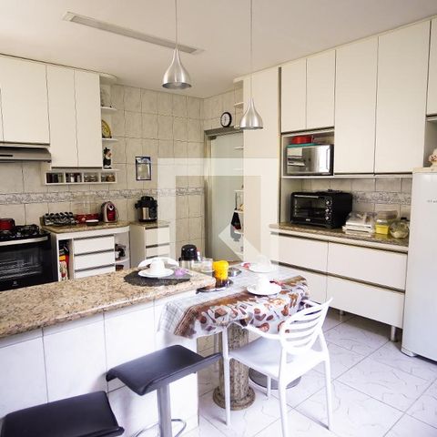 Casa à venda com 570m², 8 quartos e 4 vagasCozinha