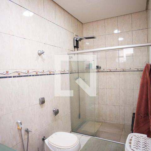 Casa à venda com 570m², 8 quartos e 4 vagasBanheiro do quarto 3