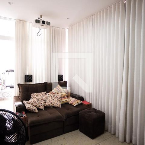 Casa à venda com 570m², 8 quartos e 4 vagasSala de cinema
