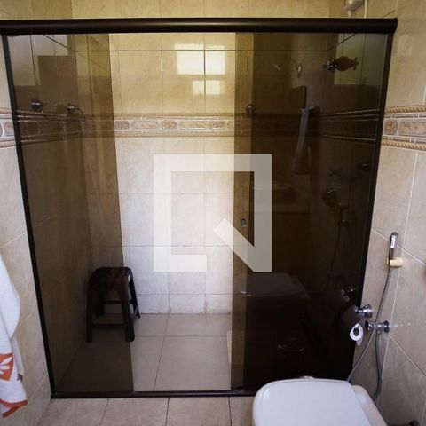 Casa à venda com 570m², 8 quartos e 4 vagasBanheiro do Quarto 2