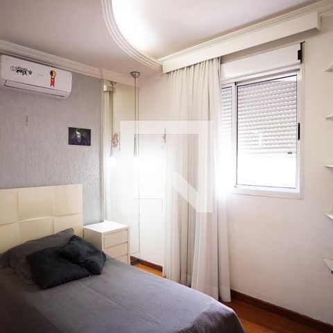 Casa à venda com 570m², 8 quartos e 4 vagasQuarto 2 - Suíte 
