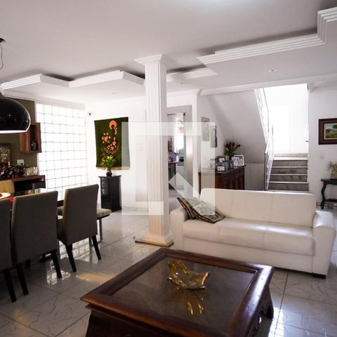 Casa à venda com 570m², 8 quartos e 4 vagasSala 1
