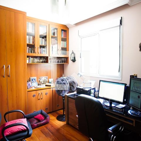 Casa à venda com 570m², 8 quartos e 4 vagasEscritorio 2