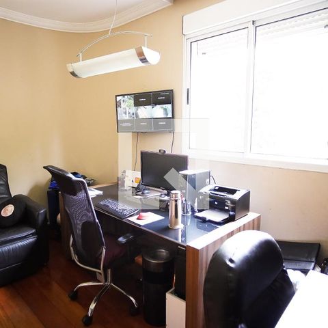 Casa à venda com 570m², 8 quartos e 4 vagasEscritorio 1