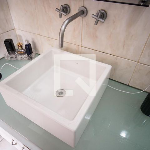 Casa à venda com 570m², 8 quartos e 4 vagasBanheiro do quarto 3